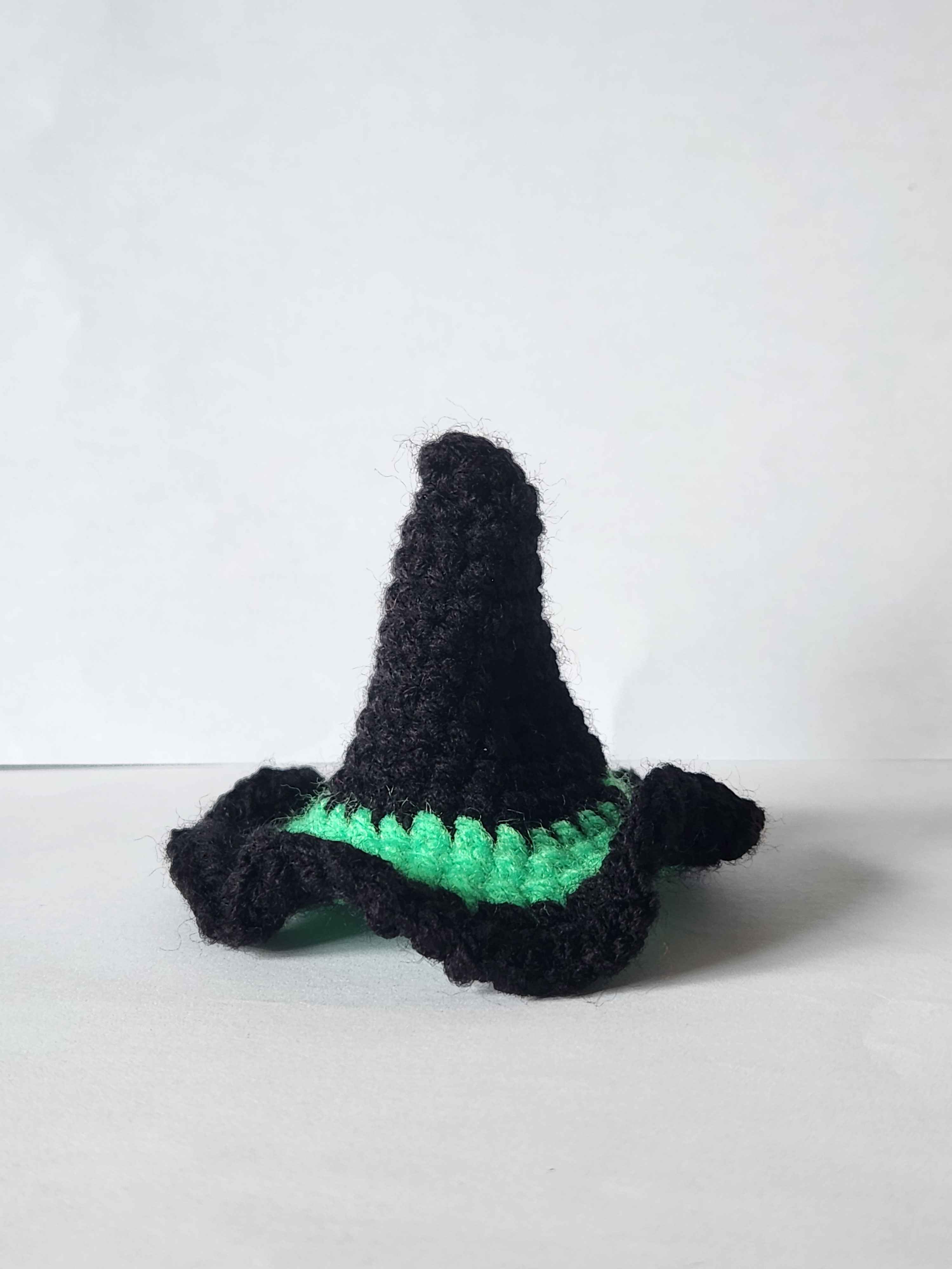 Chapeau de sorcière crochet